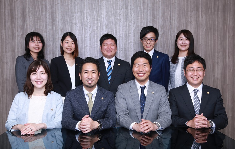 我々ガーディアン法律事務所は直面したトラブルの先にある未来を護ります